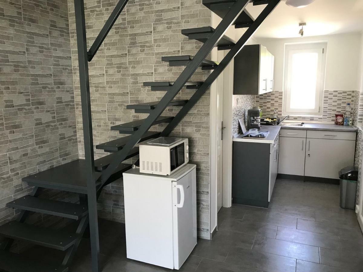Heni Apartment บุค ภายนอก รูปภาพ